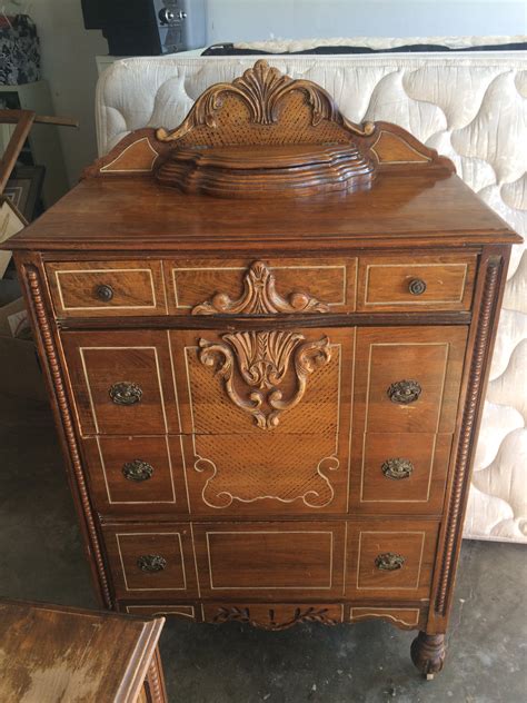 how to find antique furniture.